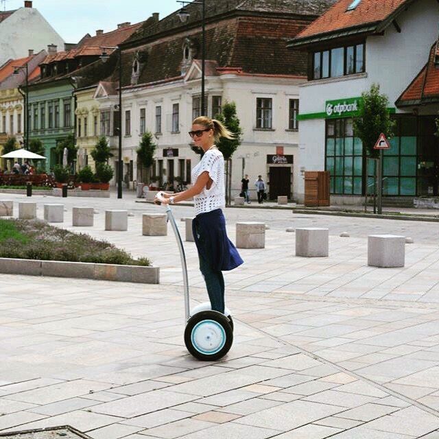 Viaja con música y disfruta la pasión de Airwheel S3 auto-equilibrio scooter de dos ruedas