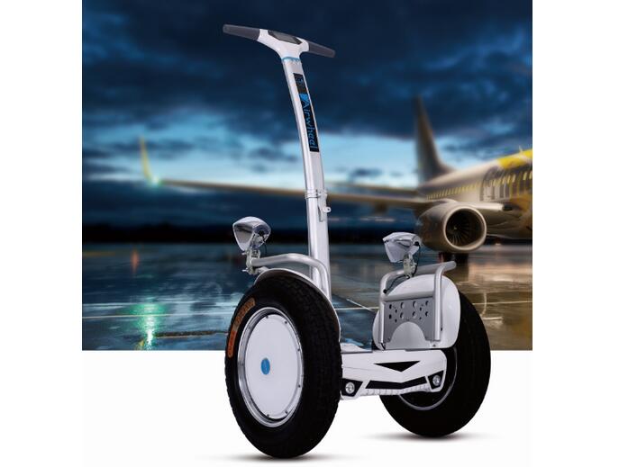 En la parte de funcionalidad, Airwheel S5 tiene una utilidad práctica maravillosa, trabajando como un instrumento en la seguridad pública y patrulla interna. 